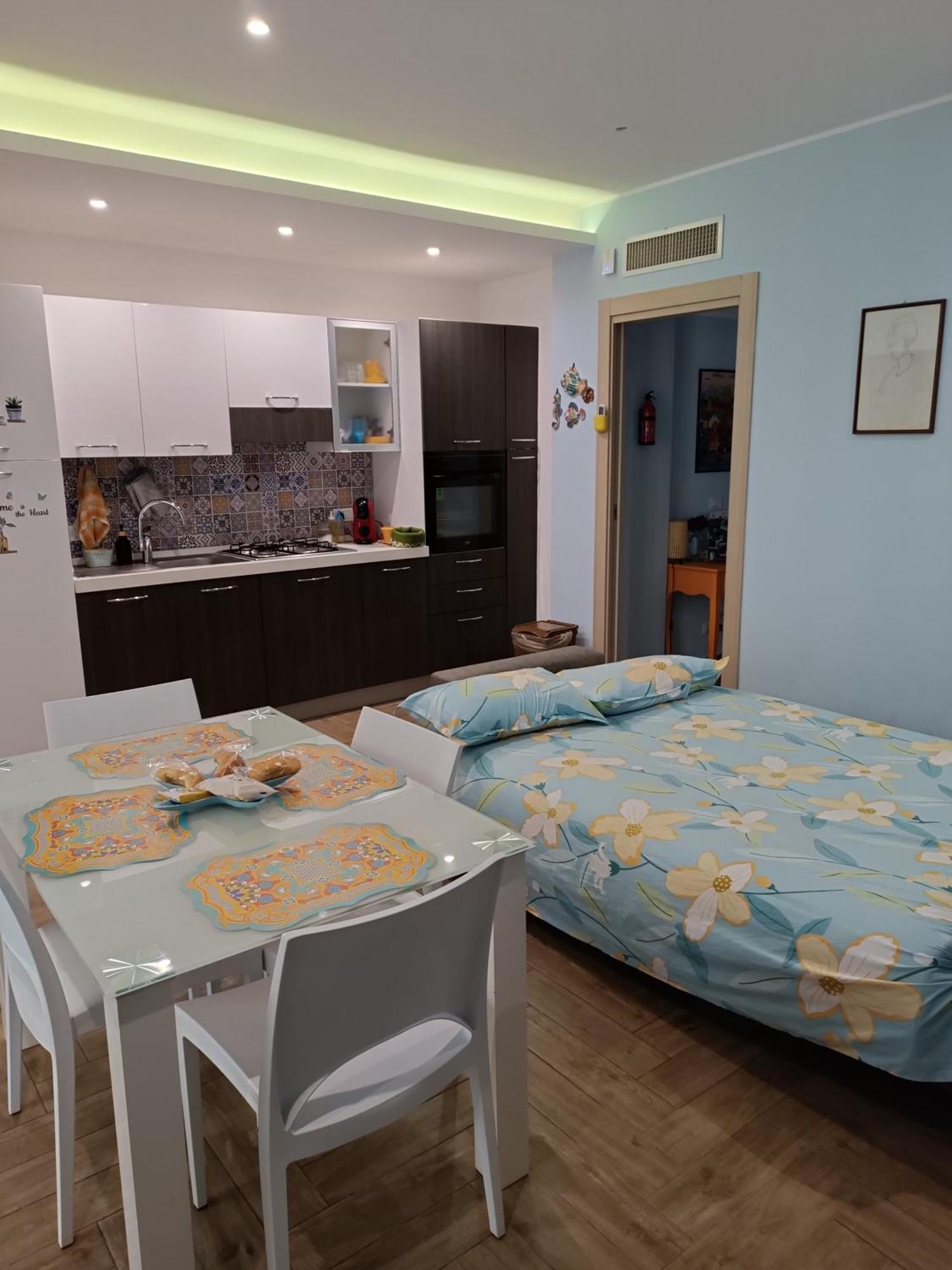 Casa Azzurra Giardini Naxos Exterior foto